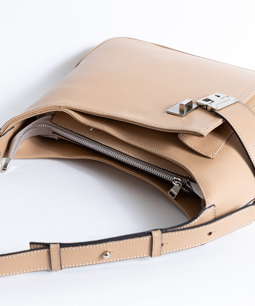 BEŽ TAŠNA MINHEN / 237