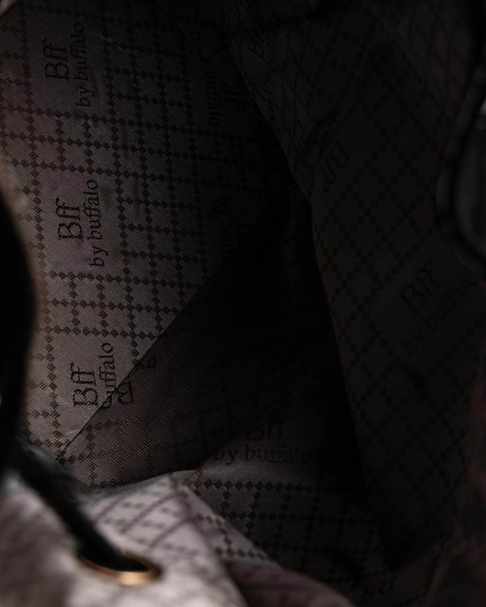 Crna tašna Perast / 111