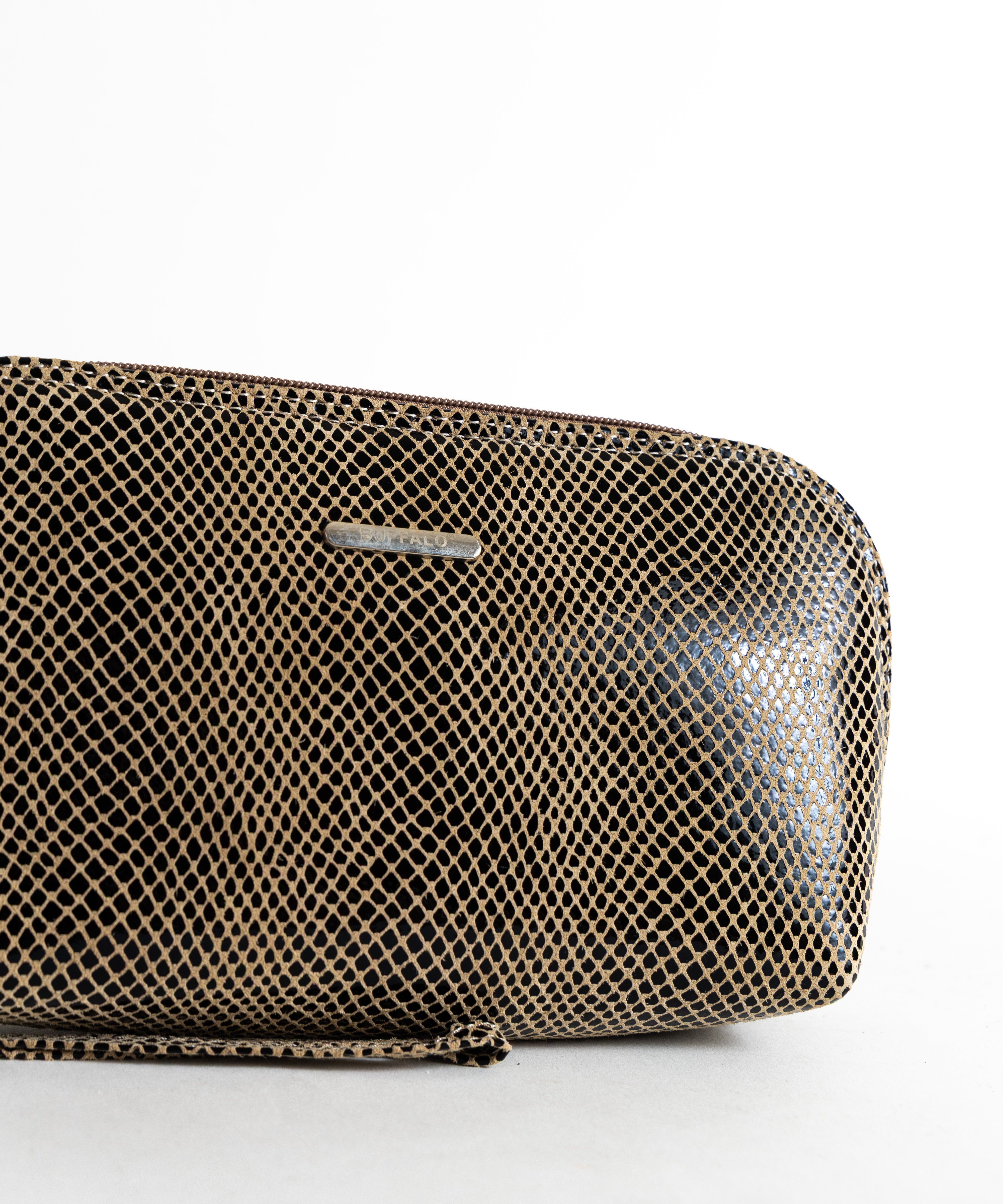 Zmija Šara 3 Neseser Tena