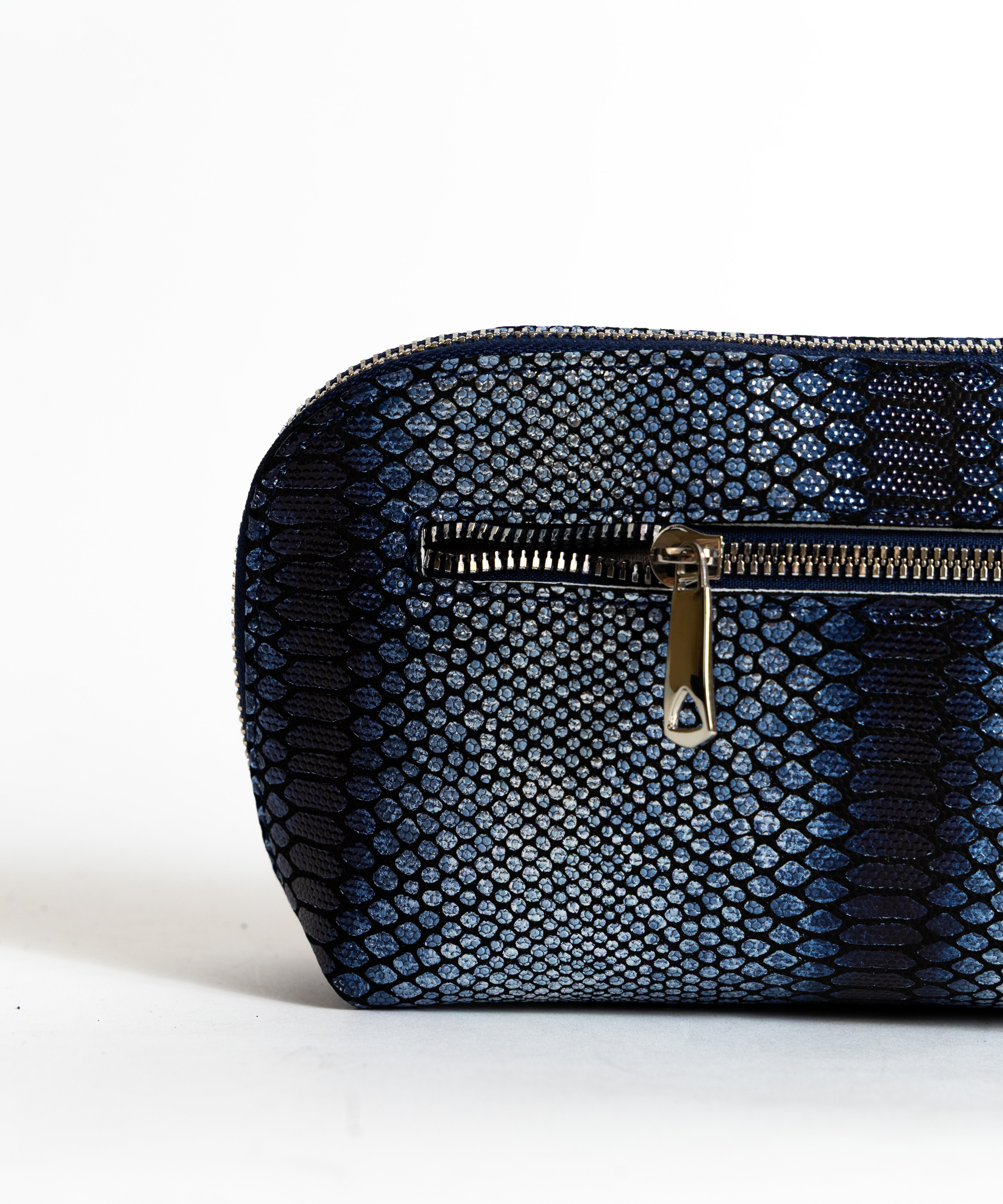 Teget Šara Neseser Tena