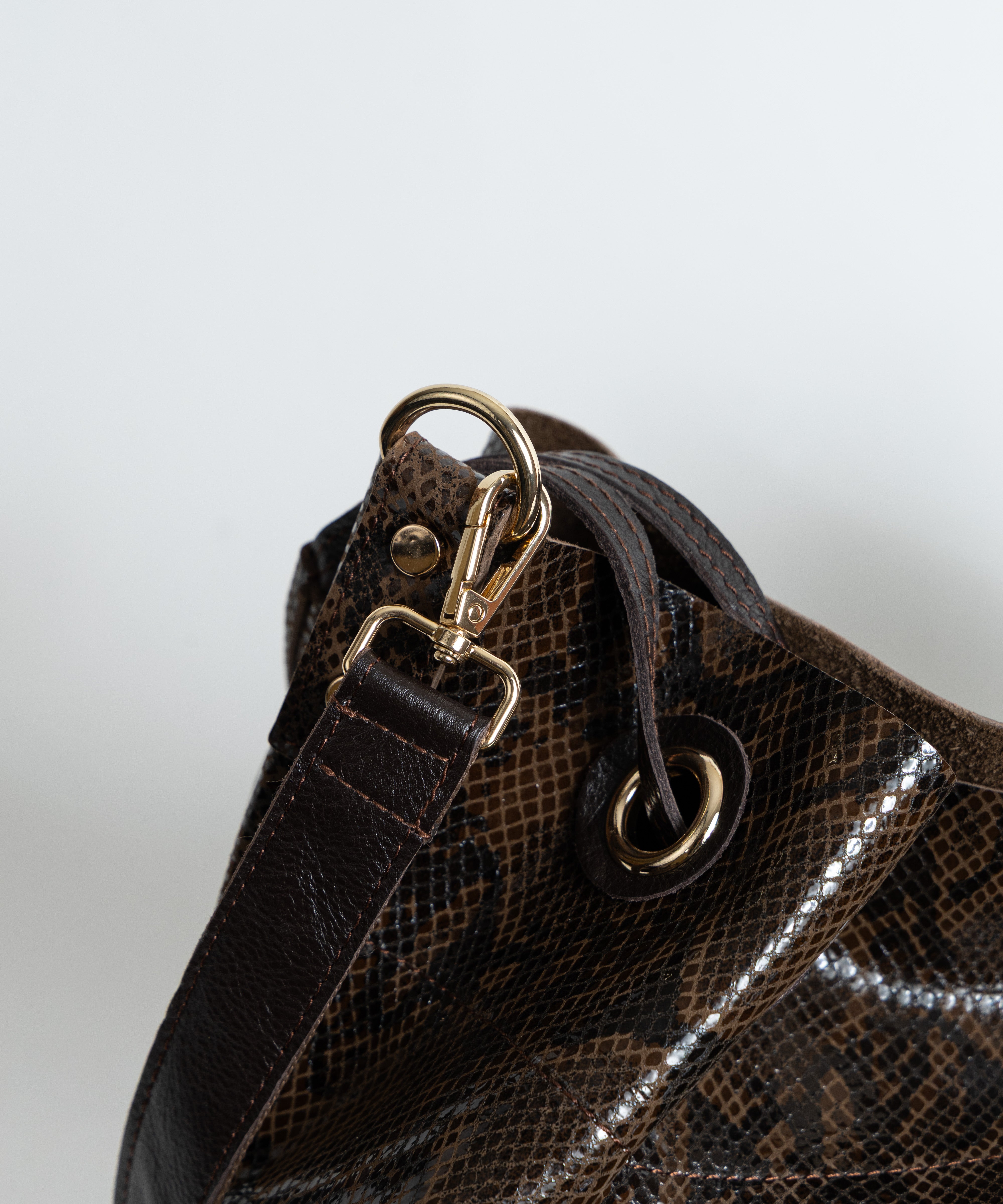 TAMNO BRAON ŠARA TAŠNA SINTRA 4 / 146