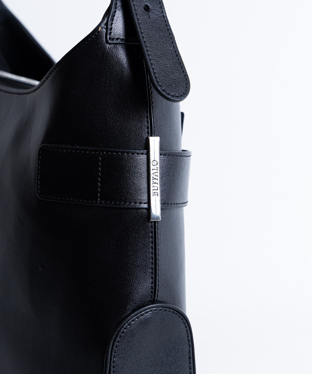 CRNA TAŠNA MINHEN / 237